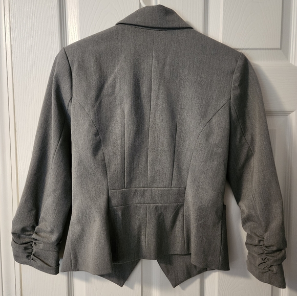 Express 3/4 Sleeve Grey Suit Set - Picture 2 of 8